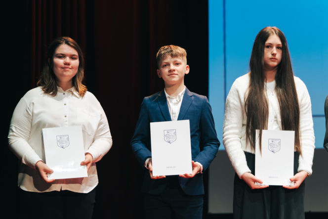 Najzdolniejsi uczniowie odebrali stypendia Prezydenta Miasta Siedlce