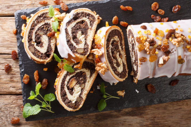 Makowiec zawijany Magdy Gessler – kultowy, wilgotny i zawsze idealny. Sprawdzony przepis krok po kroku