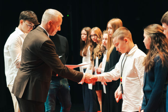 Najzdolniejsi uczniowie odebrali stypendia Prezydenta Miasta Siedlce