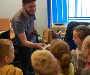 Recytowali i śpiewali. Dzieci z gminy Uchanie odwiedziły Radio ESKA Lublin