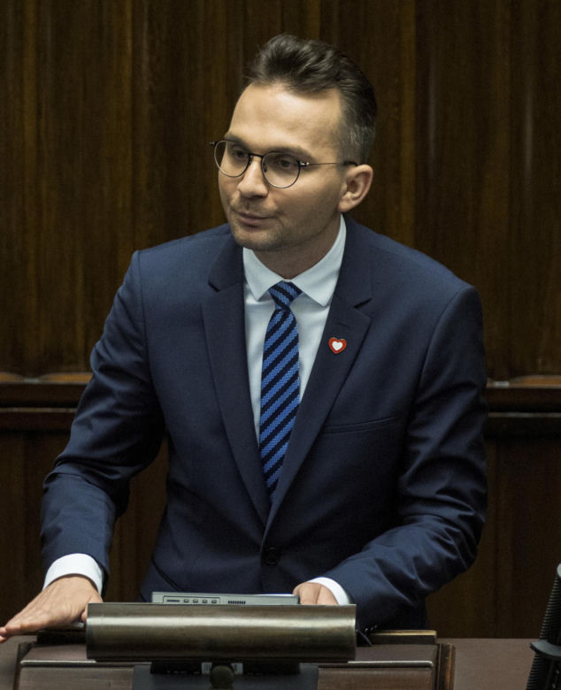 Letnie kreacje w Sejmie