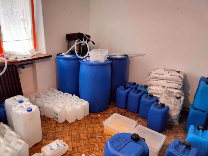 Wynajął mieszkanie "chemikowi" z Armenii. Ten urządził w nim fabrykę mefedronu!