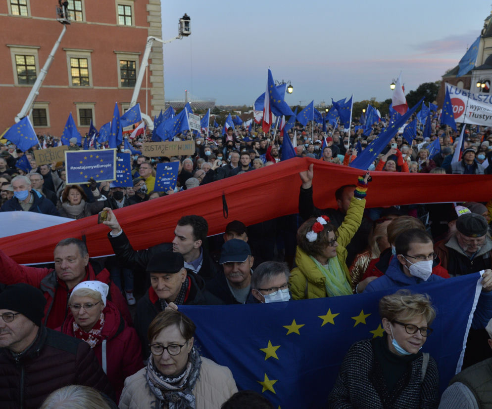 Ogromny protest w Warszawie. Tłumy ruszyły ulicami miasta, nie obyło się bez incydentów.
