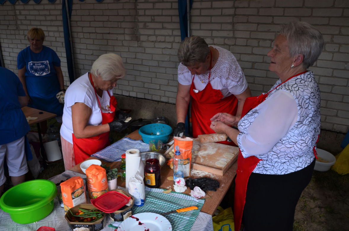 W konkursie na najlepsze pierogi w powiecie Siedleckim w 2025 roku zwyciężył męski zespół KGW „Sami Swoi” z Kotunia! 