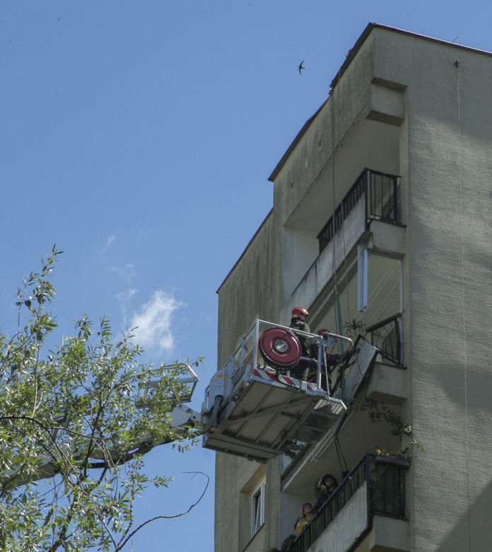 urwany balkon Targówek