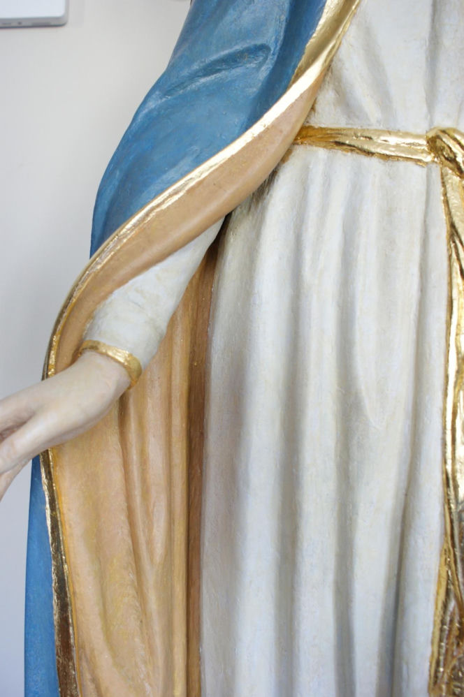 Dorobili buty Matce Boskiej