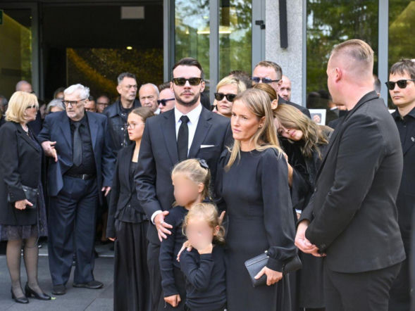 Tak pożegnały Jana Frycza córka i wnuczka. Trudno się nie rozpłakać