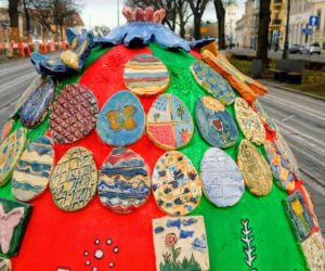 Gigantyczne pisanki w Alei Kwiatowej