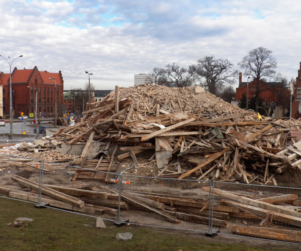 Wyburzanie budynków przy ul. Toruńskiej [ZDJĘCIE DNIA]