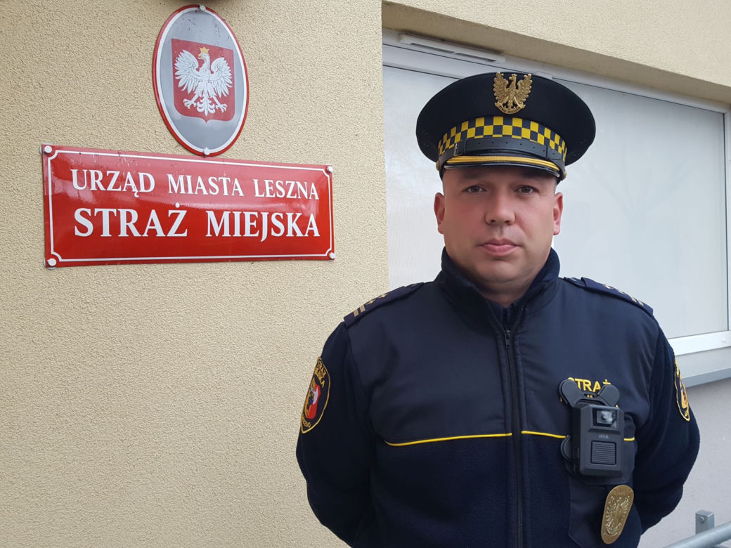 Straż Miejska w Lesznie testuje kamery na mundurach