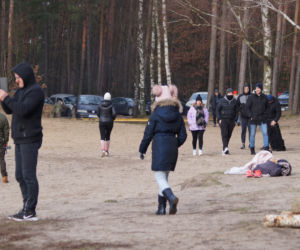 Zimna kąpiel morsów w podbydgoskich Pieckach [ZDJĘCIA]