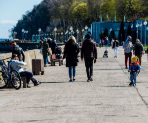 Gdynia: Tłumy na bulwarze. Powrócą zakazy?