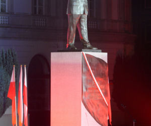 Odsłonięcie pomnika Lecha Kaczyńskiego w Warszawie