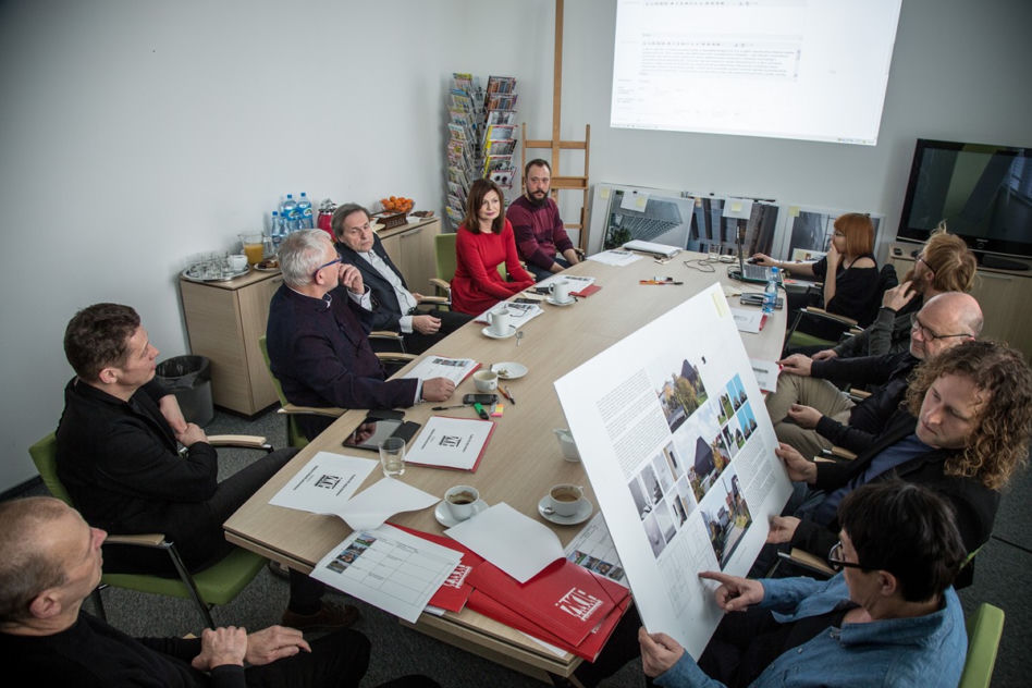 Obrady jury, Życie w Architekturze