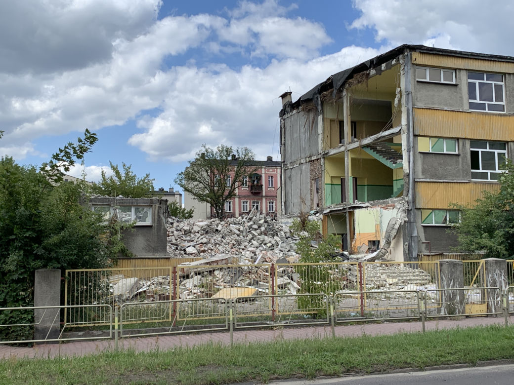 W Sosnowcu wyburzają szkołę podstawową