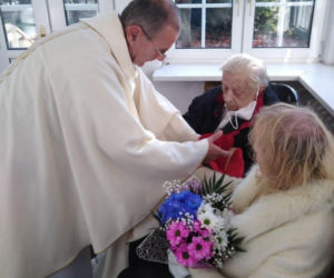 Żyła już tylko wspomnieniami o mężu