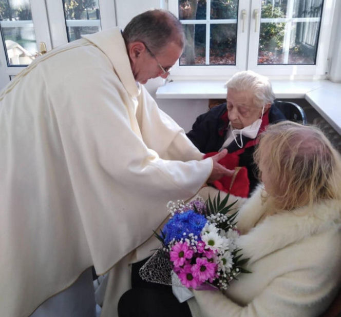 Żyła już tylko wspomnieniami o mężu