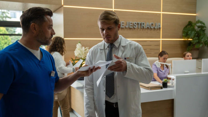 Na dobre i na złe odc. 976. Maks Beger (Tomasz Ciachorowski), Borys Jakubek (Marcin Zacharzewski)