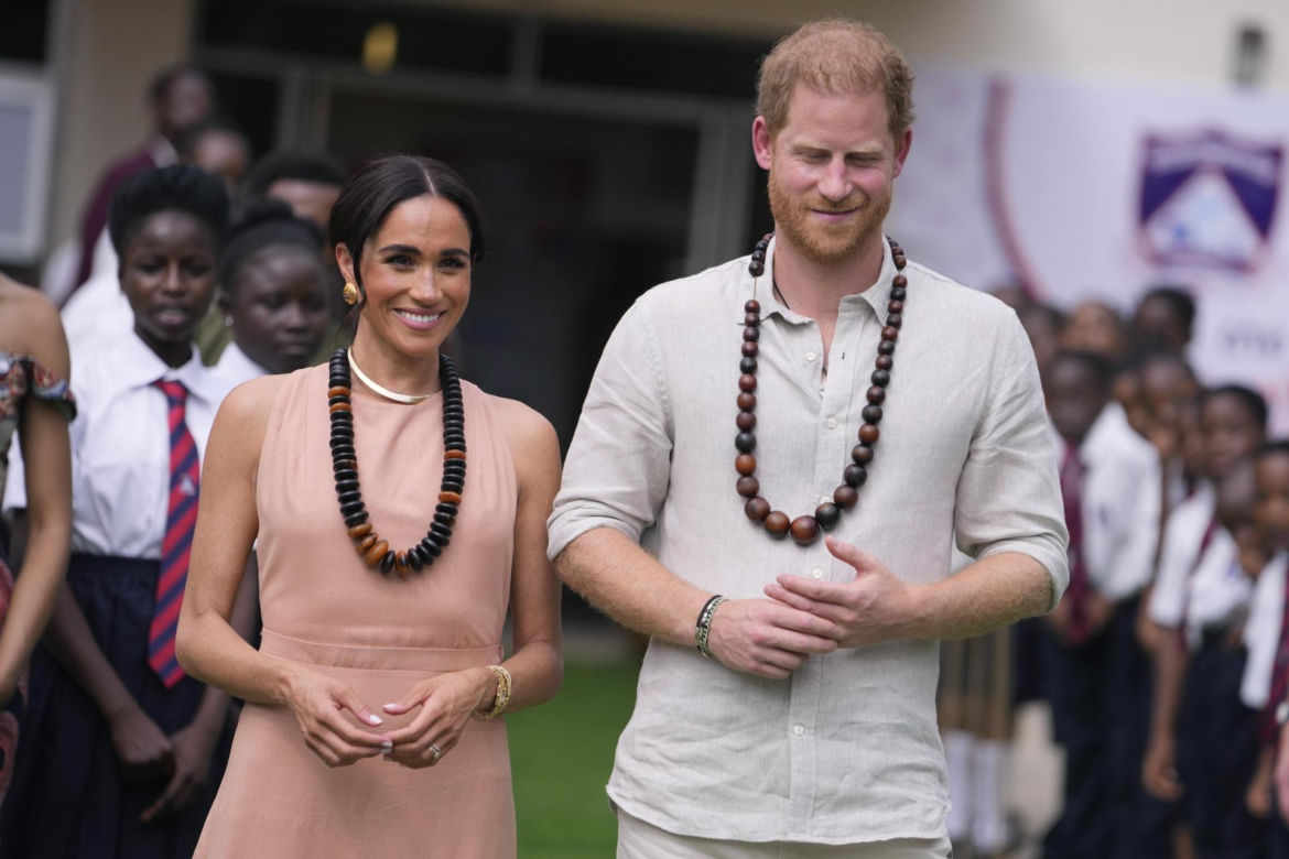 Szokujące portrety Meghan Marka i księcia Harry'ego! Domyśliłbyś się, że to oni?