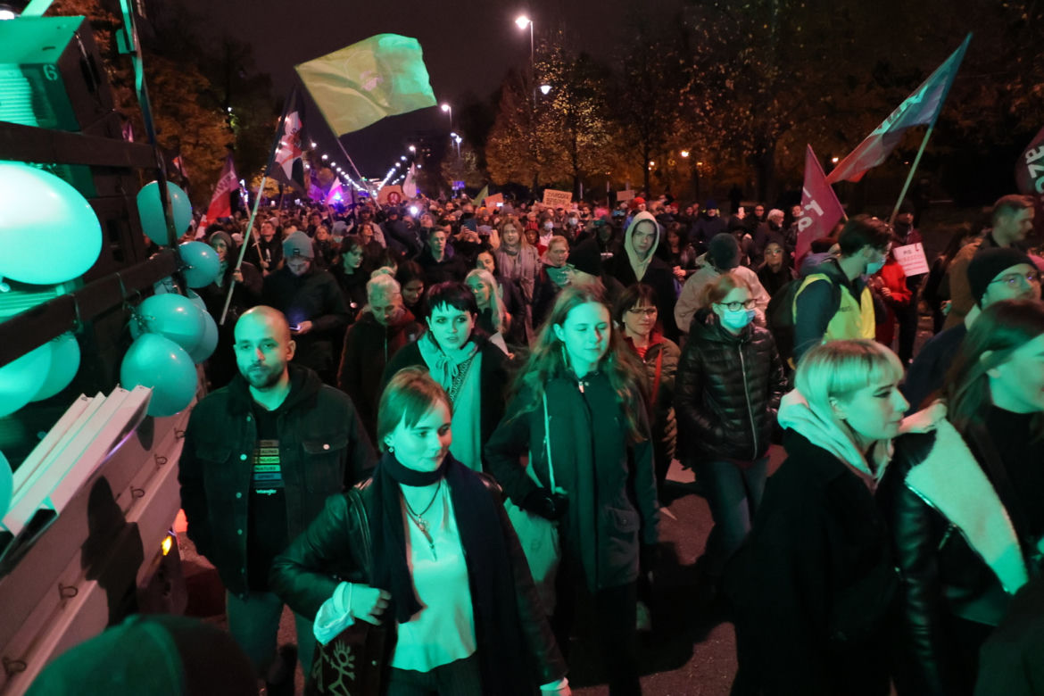 Strajk Kobiet w Warszawie. Tłumy znów wychodzą na ulice