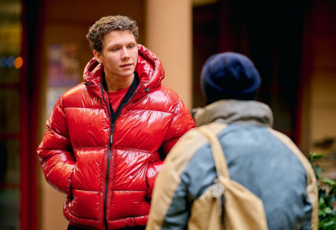 "Na Wspólnej", odcinek 4170: Julka martwi się o Kosmę, a o jego zniknięcie obwinia Leona