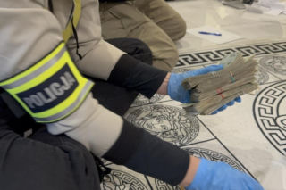 Udawali partnerów, robili z kobiet towar. Kilkadziesiąt ofiar gangu z Łódzkiego