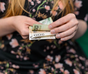 Zmiany w wypłacie w 800 plus w grudniu. Sprawdź, kiedy ZUS zrobi przelew