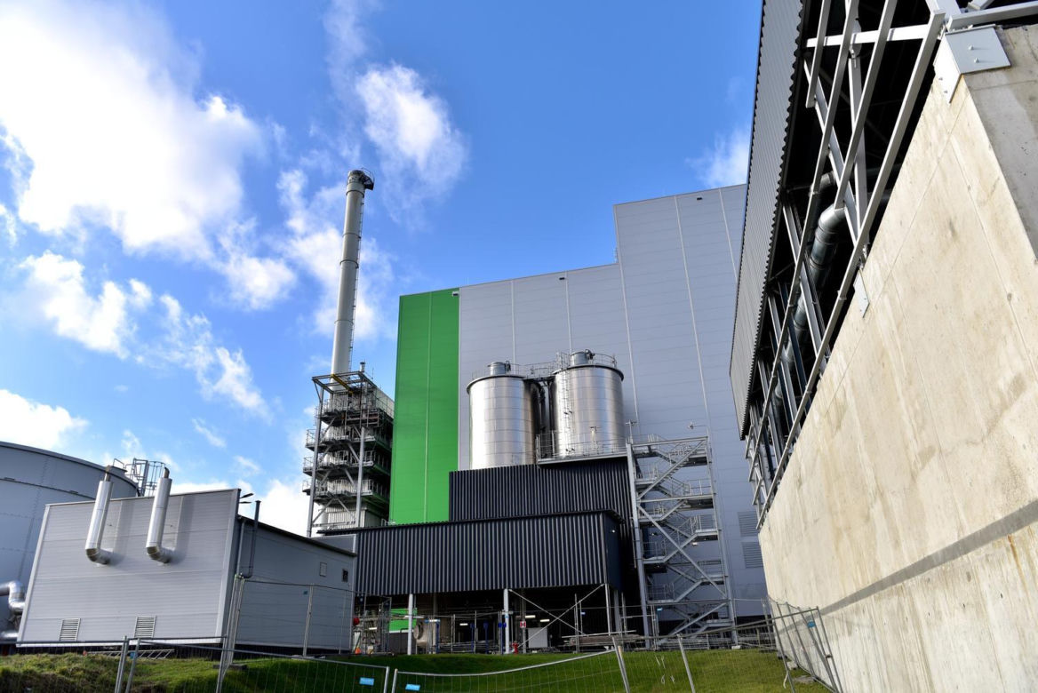 Trwa rozruch olsztyńskiej spalarni śmieci. Tak wygląda od środka [ZDJĘCIA]