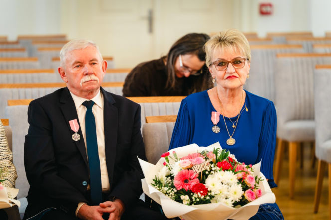 Złoty Gody par małżeńskich w Siedlcach - wręczenie pamiątkowych medali