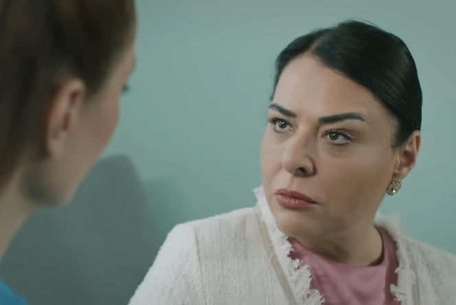 Panna Młoda, odcinek 18.. Derya, Mukadder