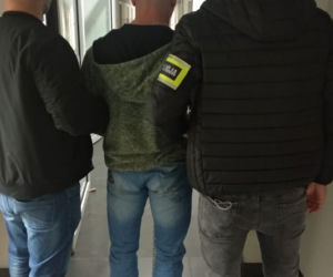 Potworna zbrodnia na starówce. Zmasakrował śpiącego maczetą