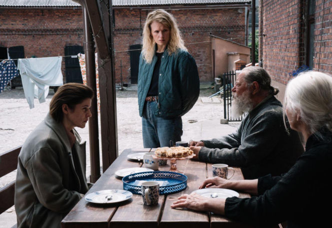 "Profilerka" sezon 2 - odcinek 13 streszczenie. Tomek dokonuje przełomowego odkrycia: w noc zabójstwa pod firmą Maxa widziano samochód Roberta