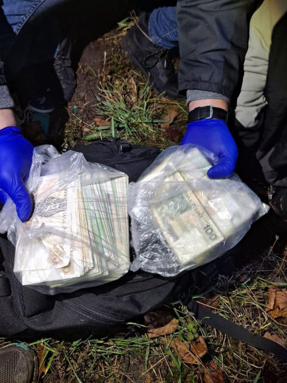 Policjanci złapali oszusta 