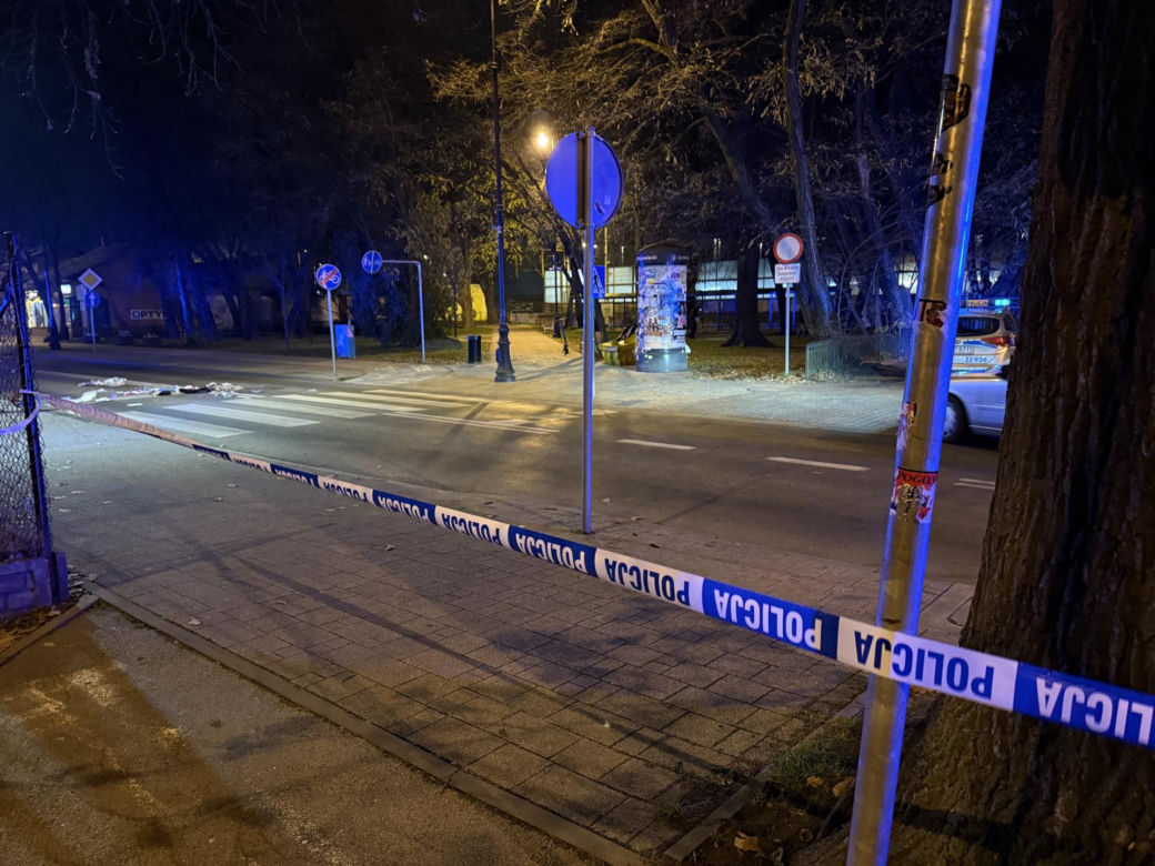 Koszmarny finał Mikołajek w Grodzisku Mazowieckim. Wykrwawiał się na środku ulicy, chwilę wcześniej został dźgnięty nożem