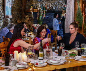 Szpital św. Anny, odcinek 103: Uroczystość zaręczynowa Marty kończy się drugimi, zupełnie niespodziewanymi oświadczynami