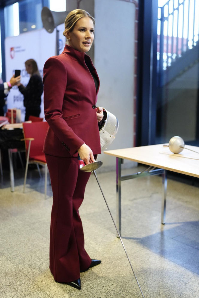 Marta Nawrocka w czerwieni