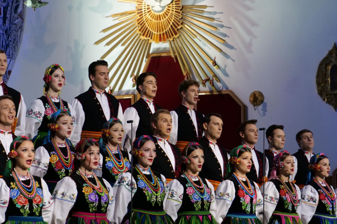 Występ zespołu Mazowsze w Starachowicach