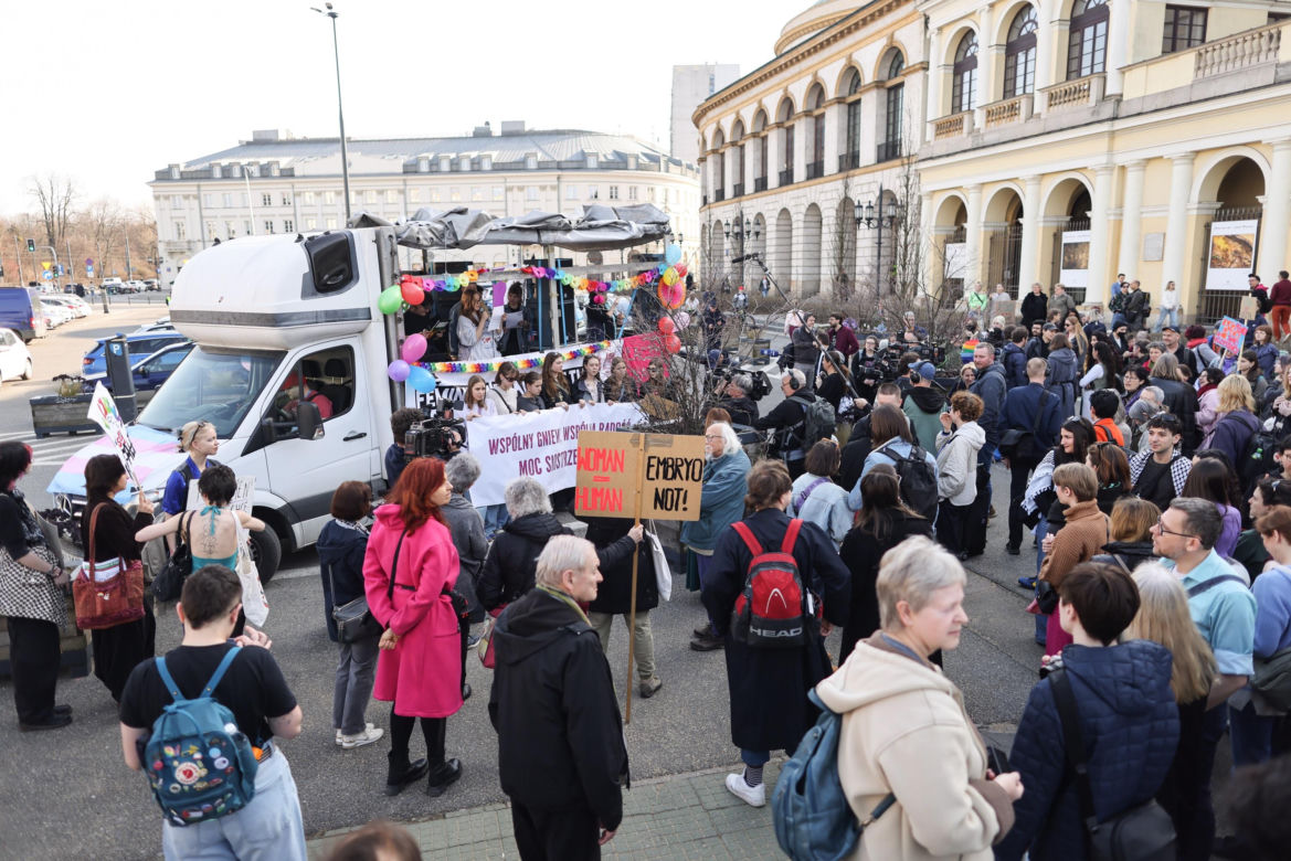 "Wspólny gniew, wspólna radość, moc siostrzeństwa!" Za nami 26. Manifa Warszawska 