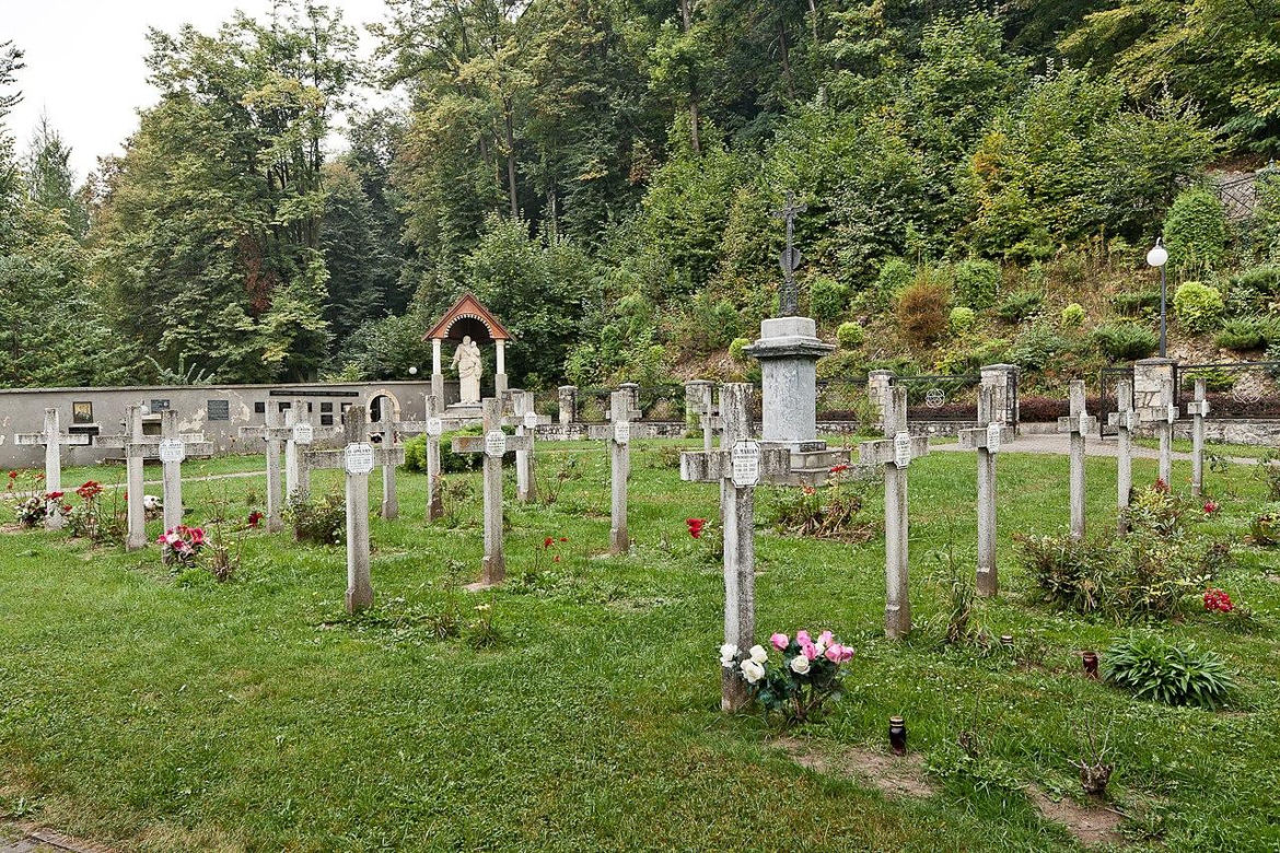 Ten klasztor pod Krakowem przez lata był zamkniętą pustelnią, teraz to podwójne sanktuarium. Mieszka w nim 700 nietoperzy