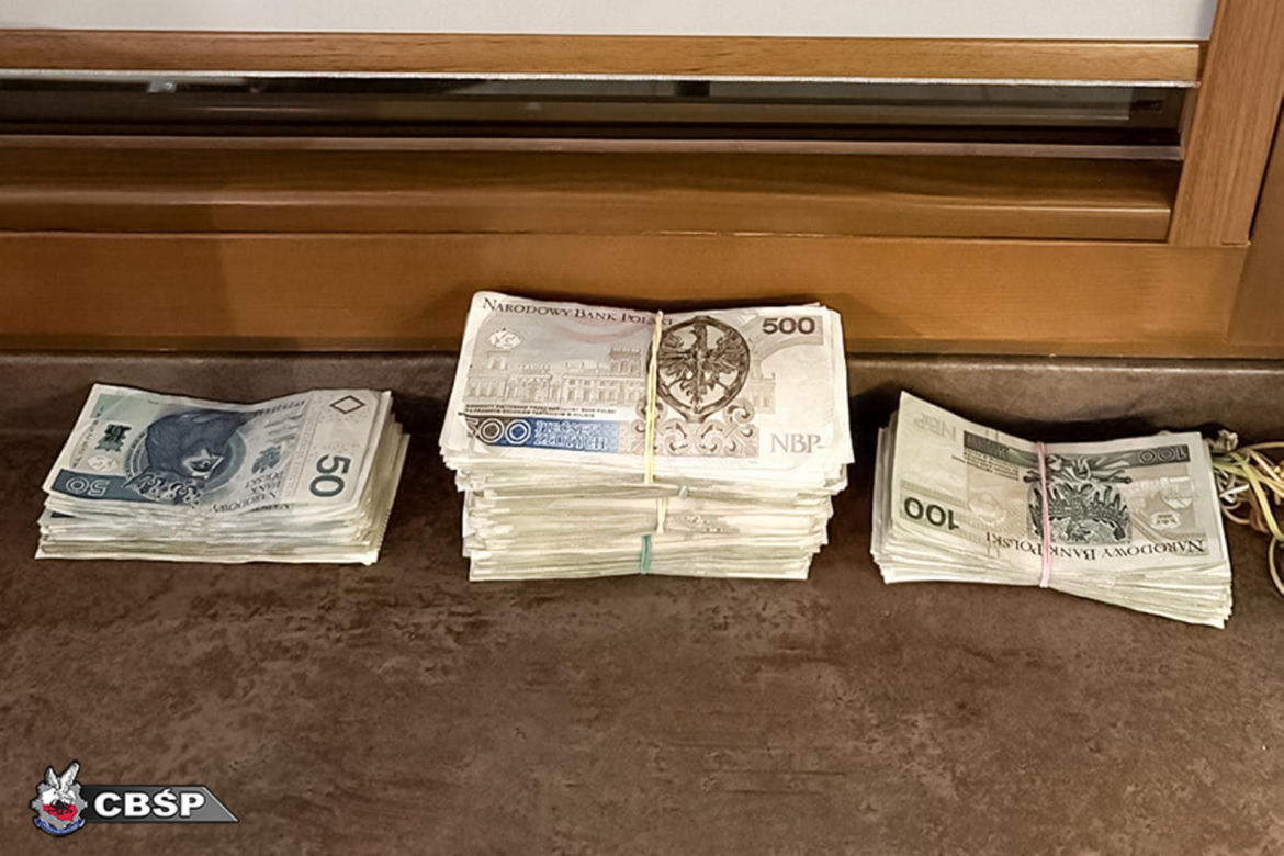 Potężne uderzenie w pseudokibiców. Zabezpieczyli hiszpańskie narkotyki warte ponad 2 mln zł! 