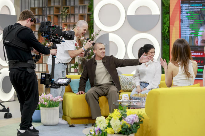 Kurzajewski ogolił się na łyso w "Halo tu Polsat"