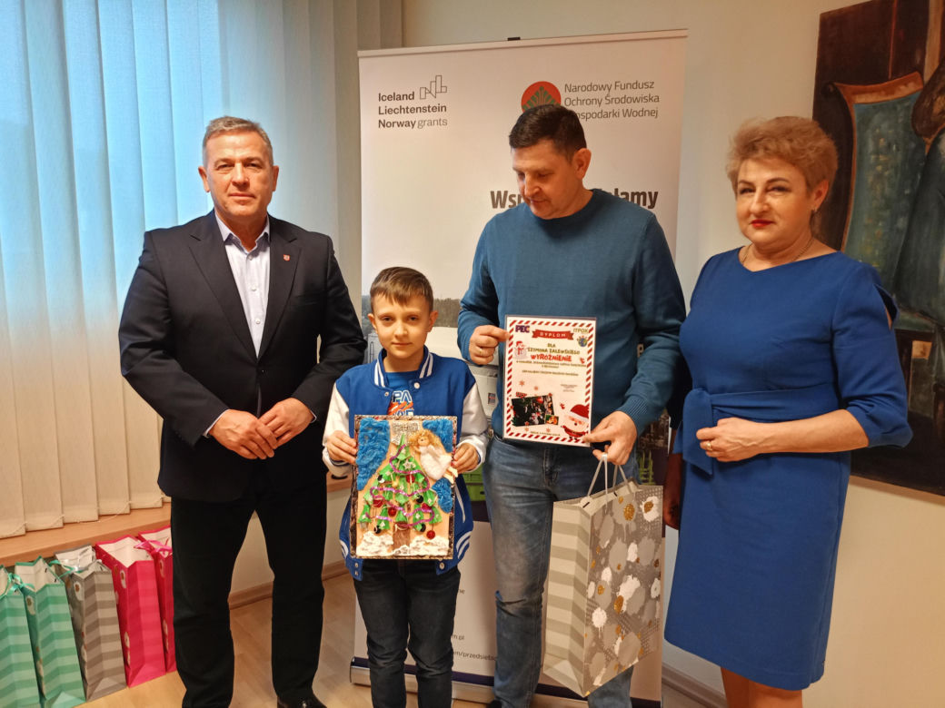 Podsumowanie konkursu na bożonarodzeniową kartkę świąteczną z recyklingu odbyło się w siedzibie Przedsiębiorstwa Energetycznego w Siedlcach