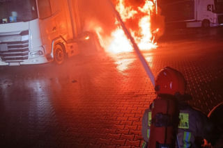 Płonąca pułapka w Turzynie. Kierowca miał sekundy na ucieczkę