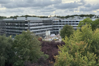 Wielki hotel Mearl stanął przy samej plaży w Kołobrzegu. Kiedy będzie otwarcie?