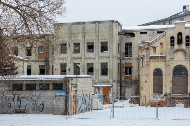 Ruiny fabryki przy Okopowej 78 w Warszawie