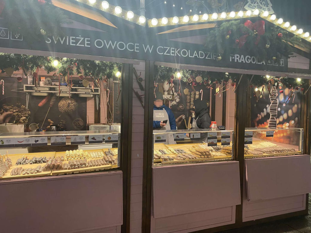 Sprawdziliśmy ceny na Jarmarku Bożonarodzeniowym w Katowicach. 38 zł za kiełbasę to nie żart