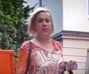Rozbój w szpitalu na Ochocie. Poznajesz tę kobietę?