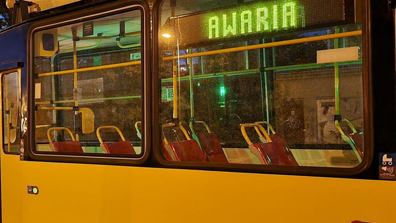 Tragedia w tramwaju w Warszawie. Nie żyje pasażer