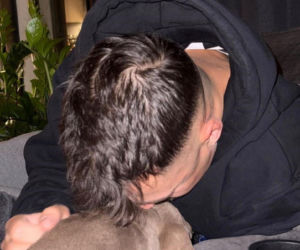 Polski influencer miał wypadek. Ucierpiało jego oko