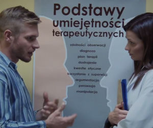 M jak miłość odcinek 1415, Artur (Tomasz Ciachorowski), lekarka (Ewelina Gnysińska)